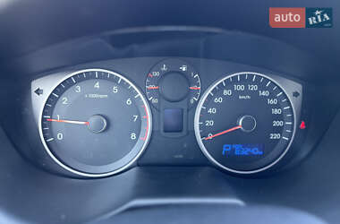 Хетчбек Hyundai i20 2012 в 
