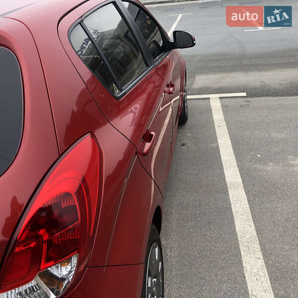 Хэтчбек Hyundai i20 2014 в Ирпене