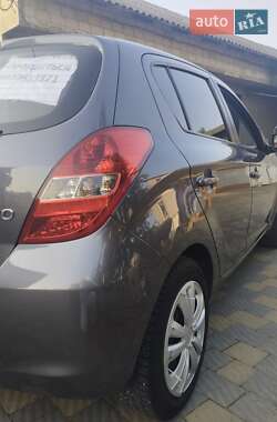 Хэтчбек Hyundai i20 2011 в 