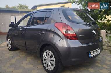 Хэтчбек Hyundai i20 2011 в 