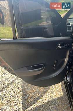 Хэтчбек Hyundai i20 2011 в 