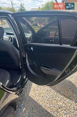 Хэтчбек Hyundai i20 2011 в 