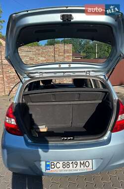 Хетчбек Hyundai i20 2008 в 