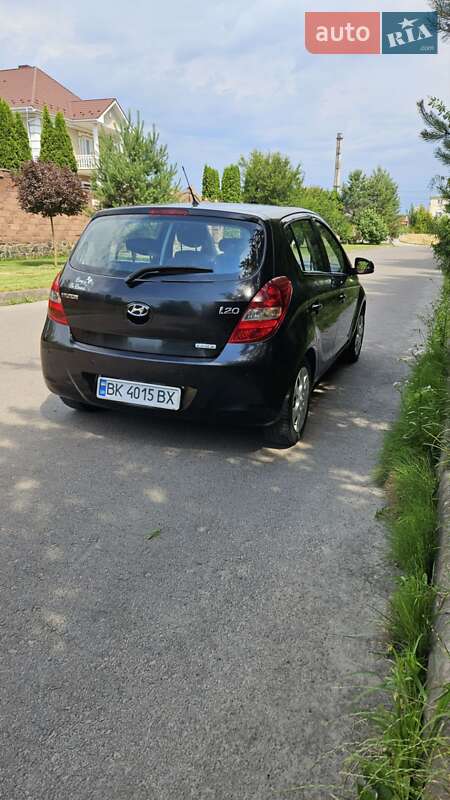 Хетчбек Hyundai i20 2012 в Рівному