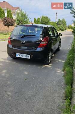 Хэтчбек Hyundai i20 2012 в 