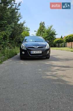 Хэтчбек Hyundai i20 2012 в 