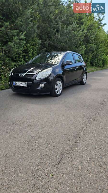 Хетчбек Hyundai i20 2012 в Рівному