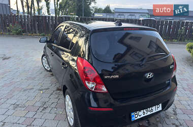 Хэтчбек Hyundai i20 2012 в 