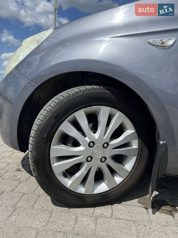 Хэтчбек Hyundai i20 2009 в Бродах