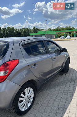 Хэтчбек Hyundai i20 2009 в 