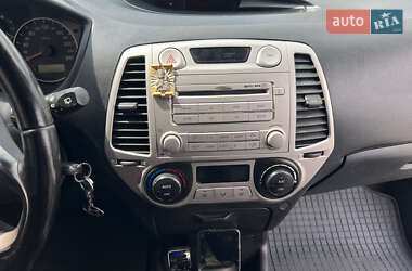 Хэтчбек Hyundai i20 2009 в 