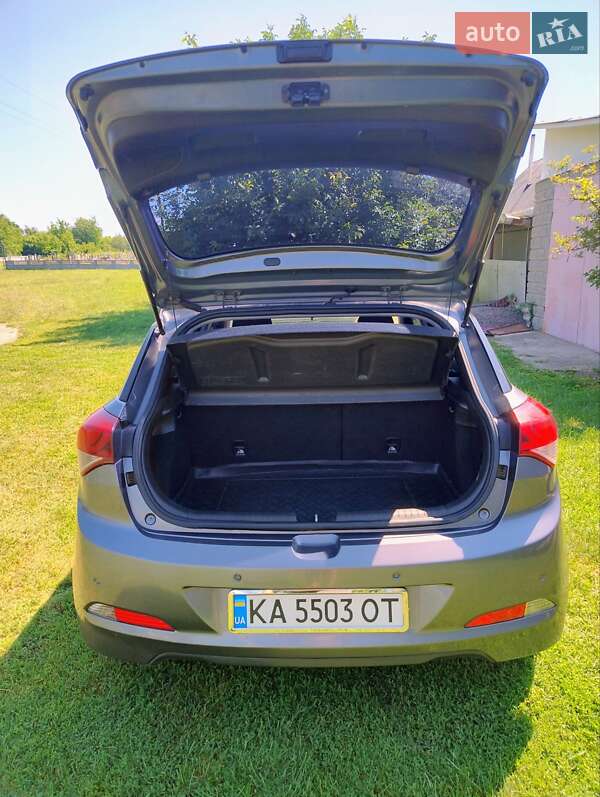Хэтчбек Hyundai i20 2016 в Прилуках