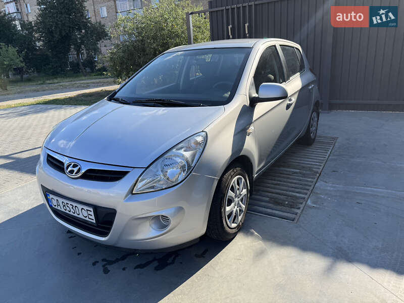 Хетчбек Hyundai i20 2012 в Черкасах