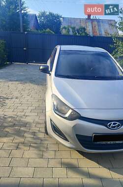 Хэтчбек Hyundai i20 2014 в 