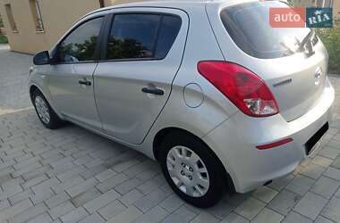 Хэтчбек Hyundai i20 2014 в 