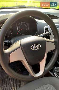 Хэтчбек Hyundai i20 2011 в 