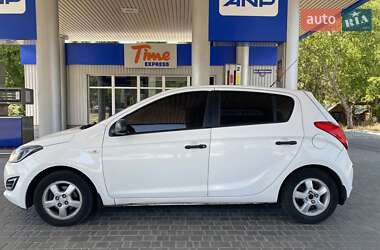 Хэтчбек Hyundai i20 2012 в 