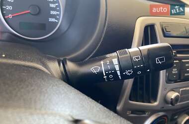 Хэтчбек Hyundai i20 2012 в 