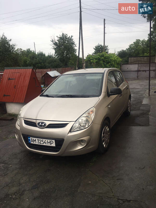 Хетчбек Hyundai i20 2011 в Звягелі