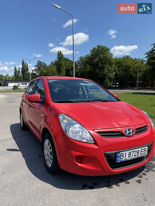 Хэтчбек Hyundai i20 2011 в Кременчуге