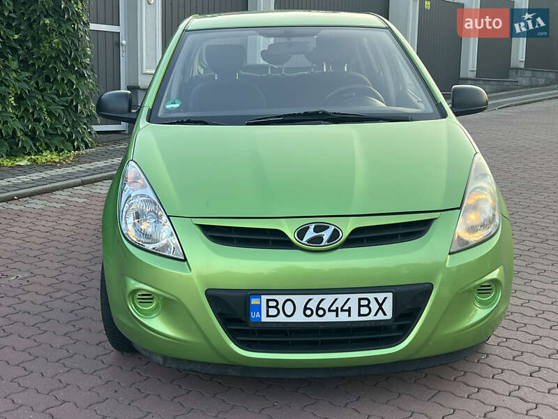 Хэтчбек Hyundai i20 2009 в Черновцах