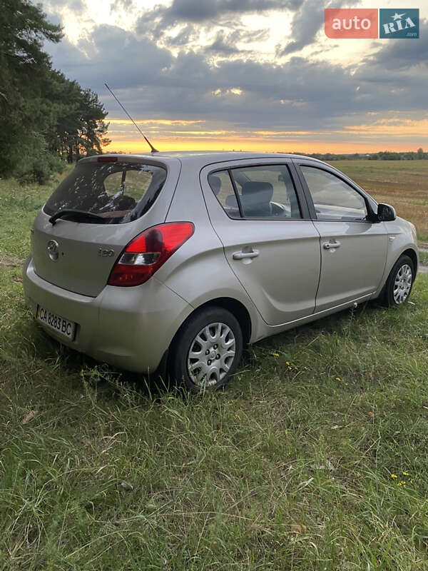 Хэтчбек Hyundai i20 2011 в Черкассах