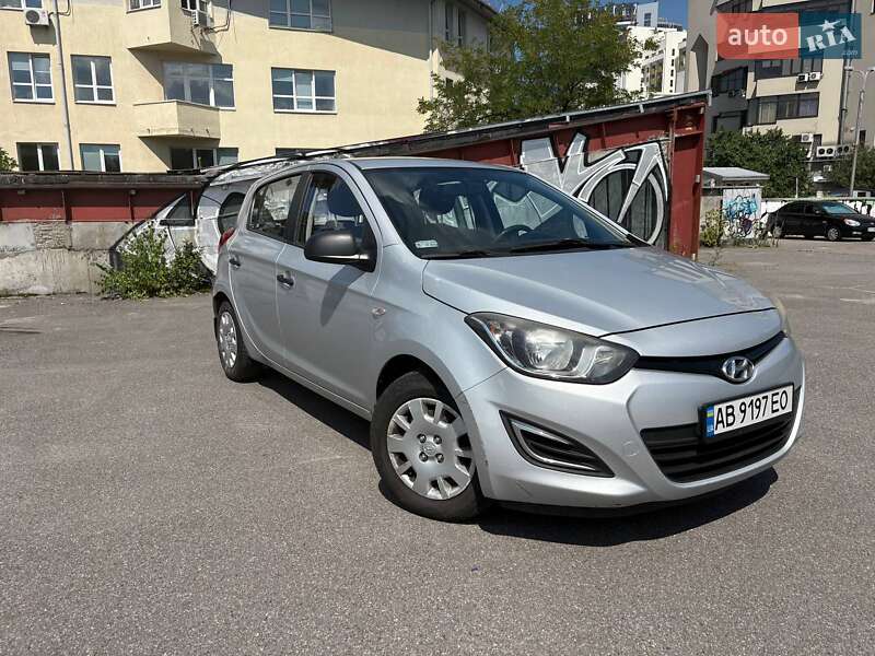 Хэтчбек Hyundai i20 2014 в Киеве фото 2 Хэтчбек Hyundai i20 2014 в Киеве