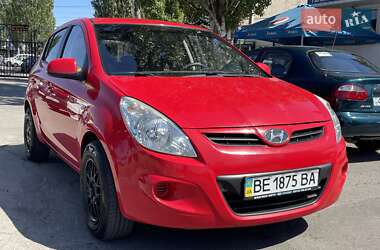 Хэтчбек Hyundai i20 2011 в 