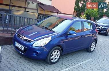 Хетчбек Hyundai i20 2011 в Чернівцях