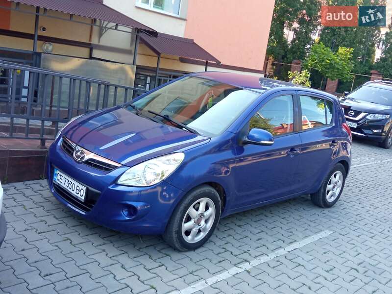 Хэтчбек Hyundai i20 2011 в 