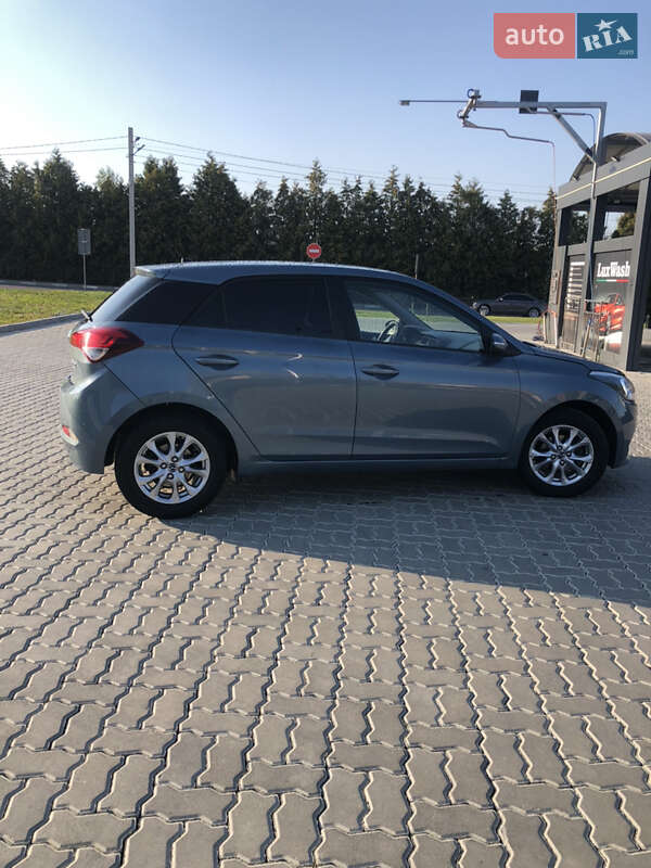 Хэтчбек Hyundai i20 2016 в Дрогобыче
