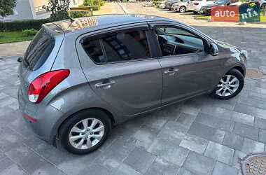 Хэтчбек Hyundai i20 2012 в Киеве