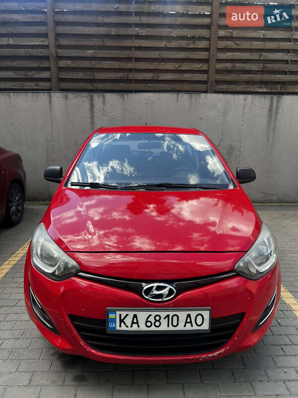 Хэтчбек Hyundai i20 2014 в 