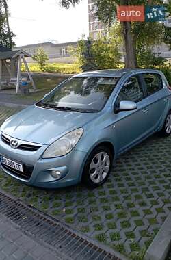 Хэтчбек Hyundai i20 2009 в 