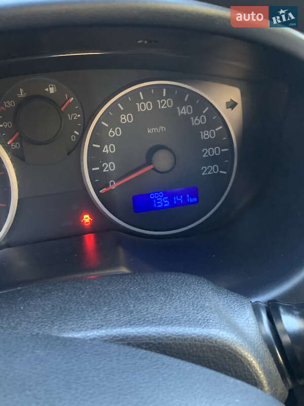 Хетчбек Hyundai i20 2012 в Києві фото 4 Хетчбек Hyundai i20 2012 в Києві