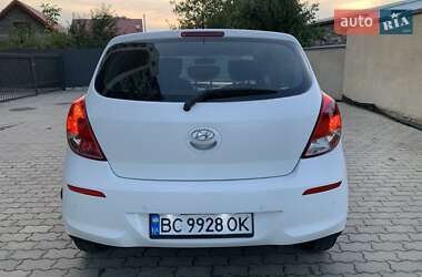 Хэтчбек Hyundai i20 2012 в 