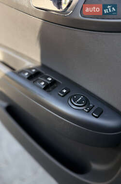 Хэтчбек Hyundai i20 2012 в 