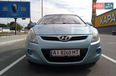 Хэтчбек Hyundai i20 2011 в Киеве