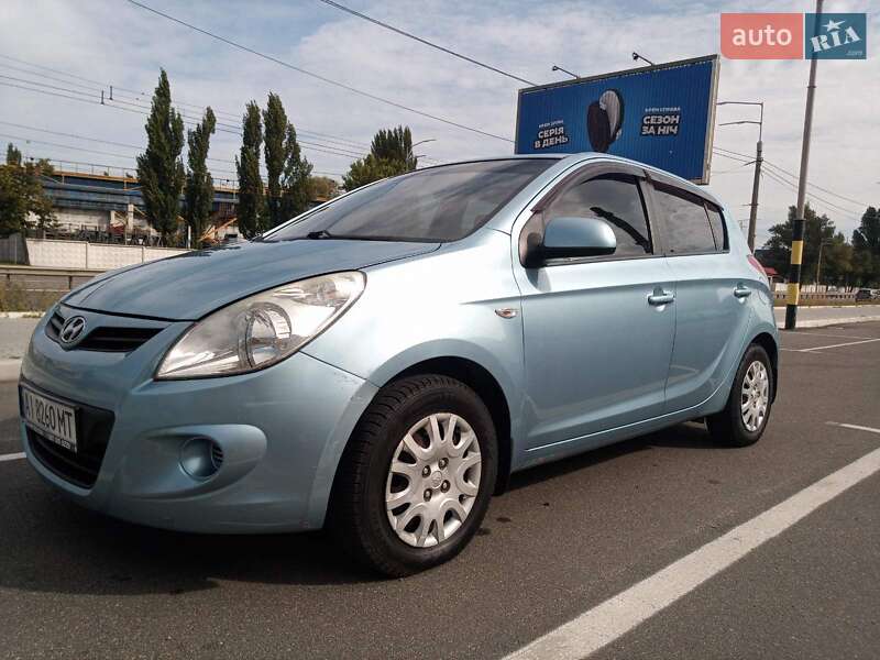 Хэтчбек Hyundai i20 2011 в Киеве