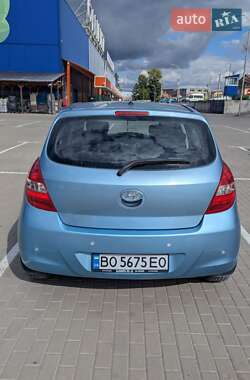 Хетчбек Hyundai i20 2010 в 
