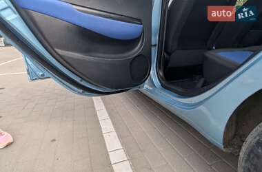 Хетчбек Hyundai i20 2010 в 