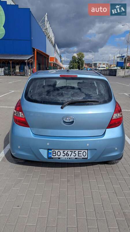 Хэтчбек Hyundai i20 2010 в Тернополе