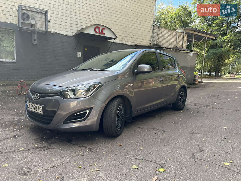 Хэтчбек Hyundai i20 2014 в 