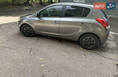 Хэтчбек Hyundai i20 2014 в 
