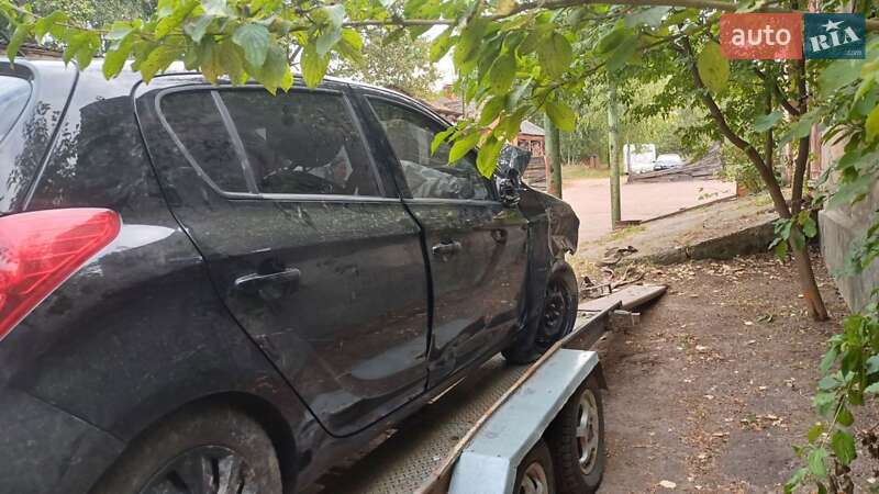 Хэтчбек Hyundai i20 2012 в Овруче