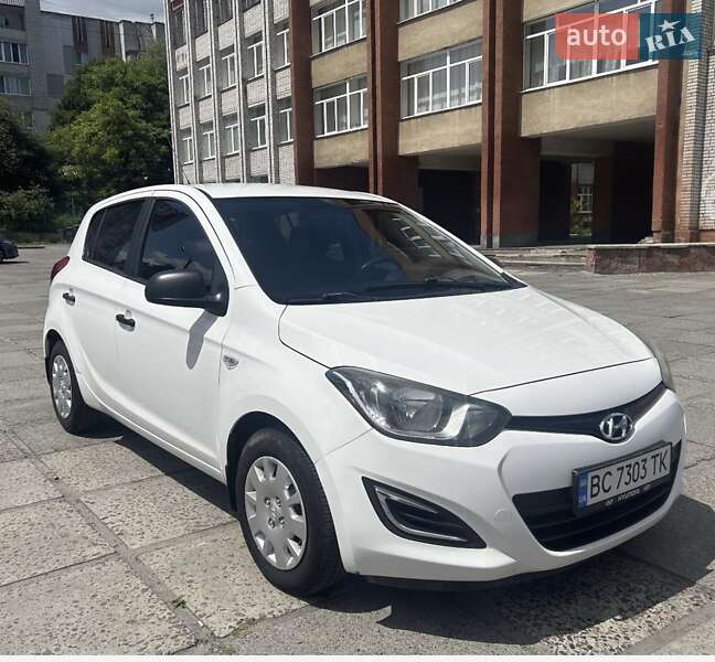 Хэтчбек Hyundai i20 2014 в 