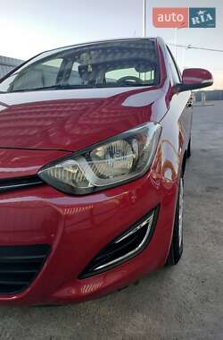 Хэтчбек Hyundai i20 2014 в Кривом Роге