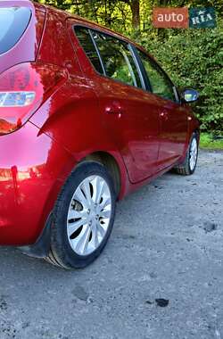Хэтчбек Hyundai i20 2009 в 