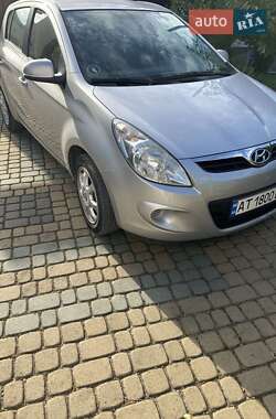 Хэтчбек Hyundai i20 2011 в 