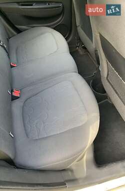 Хэтчбек Hyundai i20 2011 в 